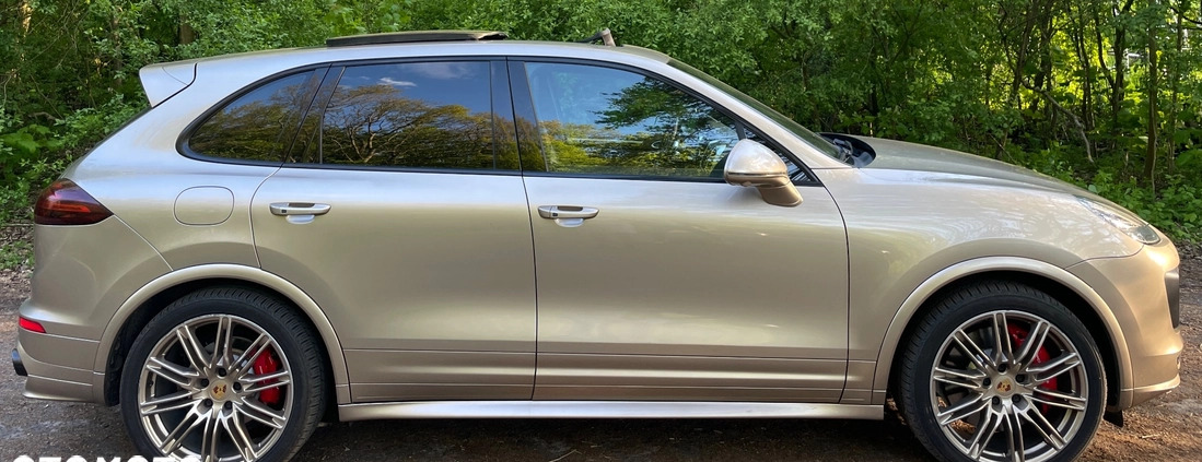 Porsche Cayenne cena 199999 przebieg: 72000, rok produkcji 2015 z Poznań małe 211